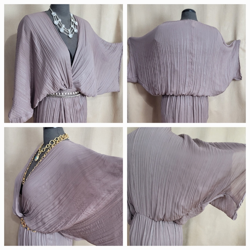 Pleated Dress / 8 - Picture 5 of 11